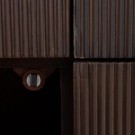 Skjenk i mørkebrunt mindi tre 141x36x85 thumbnail