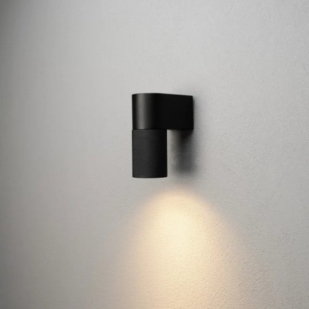 Vegg-/ taklamper